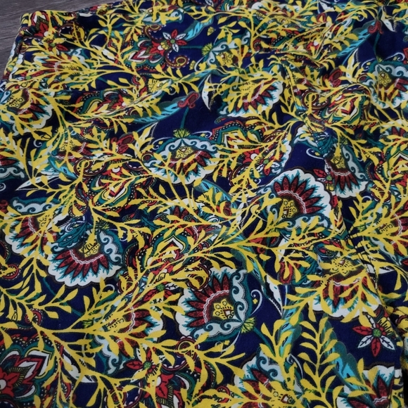 LulaRoe Leggings Floral Print Pants Soft Comfy Bottoms Womens Size Tall Curvy - Picture 3 of 5